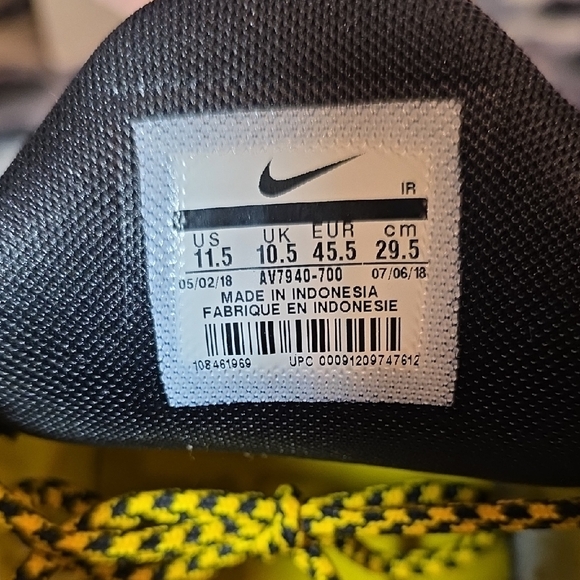 Nike Air Max Plus "Frequency Pack" - Picture 9 of 15